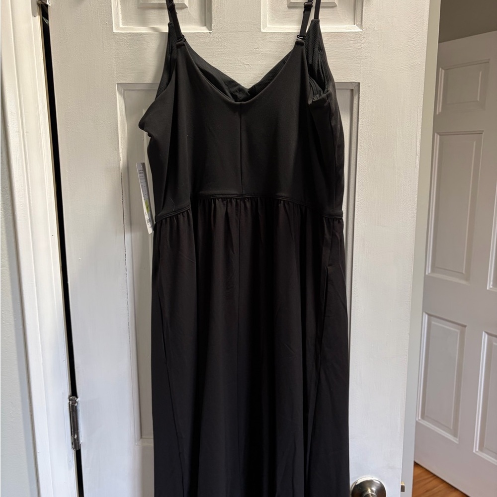 Black Sleeveless Dress - Picture 9 of 9